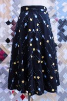 <img class='new_mark_img1' src='https://img.shop-pro.jp/img/new/icons43.gif' style='border:none;display:inline;margin:0px;padding:0px;width:auto;' />50s FLOWER PRINT COTTON FLARE SKIRT (BLK/BLE/YLW/WHT)