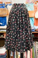 50s BUTTERFLY PRINTED COTTON PLEAT FLARE SKIRT (BLK/PNK)