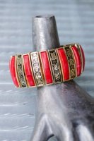 VINTAGE 50s-60s CHINESE CHARACTERS THERMOSET EXPANSION BRACELET (GLD/RED) 