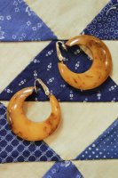 VINTAGE BAKELITE MARBLE  BUTTERSCOTCH FAT HOOP EARRINGS