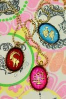 DEAD STOCK 60s HOROSCOPE ZODIAC SIGN GLASS CABOCHON CHARM WITH BALL CHAIN