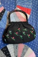 VINTAGE 40s CORD CROCHET WOOD BEAD HANDBAG (BLK/RED/GRN) 