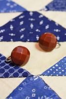 VINTAGE 40s BAKELITE FACETED EARRINGS (C.BRN)