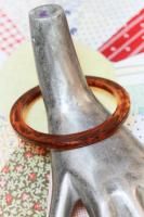 VINTAGE BAKELITE SPACER BANGLE (R.BEER) 