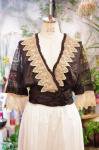 <img class='new_mark_img1' src='https://img.shop-pro.jp/img/new/icons43.gif' style='border:none;display:inline;margin:0px;padding:0px;width:auto;' />LATE VICTORIAN LACE & SILK BLOUSE TOPS