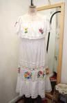 <img class='new_mark_img1' src='https://img.shop-pro.jp/img/new/icons43.gif' style='border:none;display:inline;margin:0px;padding:0px;width:auto;' />FLOWER EMBROIDERED MEXICAN DRESS(WHT)