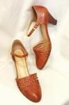 <img class='new_mark_img1' src='https://img.shop-pro.jp/img/new/icons43.gif' style='border:none;display:inline;margin:0px;padding:0px;width:auto;' />80'S 9 WEST BRAIDED DOLLY STRAP PUMPS (MADE IN BRAZIL/L.BRN)