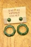 <img class='new_mark_img1' src='https://img.shop-pro.jp/img/new/icons43.gif' style='border:none;display:inline;margin:0px;padding:0px;width:auto;' />VINTAGE BAKELITE CARVED HOOP DANGLE EARRINGS (M.GRN)
