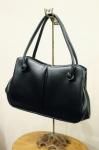 <img class='new_mark_img1' src='https://img.shop-pro.jp/img/new/icons43.gif' style='border:none;display:inline;margin:0px;padding:0px;width:auto;' />60'S FAKE LEATHER CLASP HANDBAG (D.NVY)