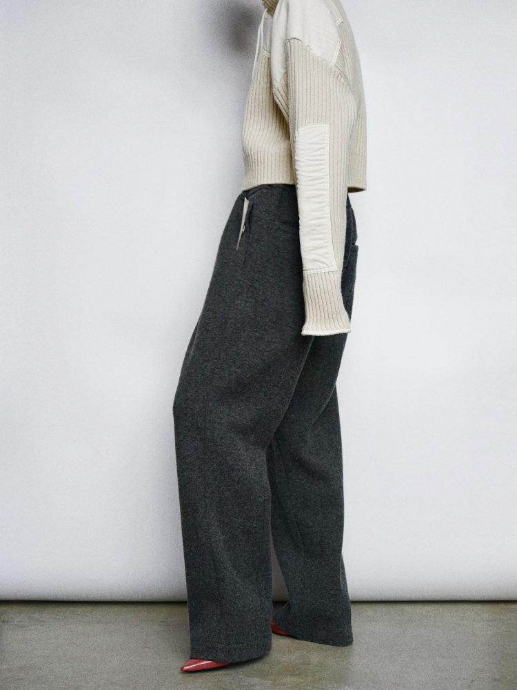 FUMIKA_UCHIDA RIB KNIT PATCHED CROPPED SWEATER / OYSTER - n e p