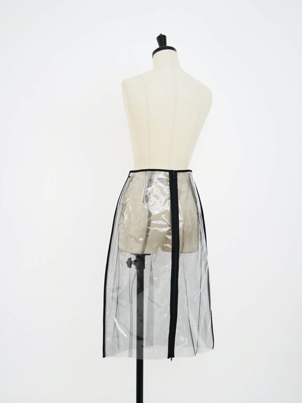 FUMIKA_UCHIDA VINYL/TULLE BACK ZIPPED MIDI SKIRT / BLACK - n e p