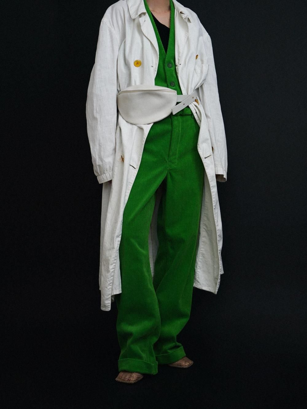 FUMIKA_UCHIDA CORDUROY BELTED 2-TUCK SLACKS / GREEN - n e p