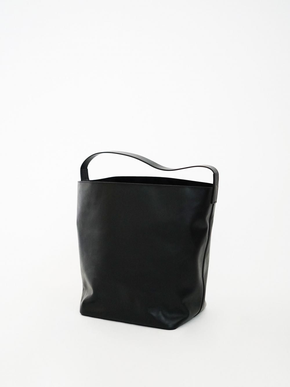 LEATHER BIG SHOULDER BAG MADE BY AETA - AURALEE Official Website