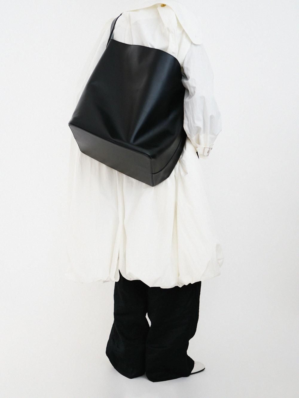 AURALEE LEATHER BIG SHOULDER BAG MADE BY AETA / BLACK - n e p
