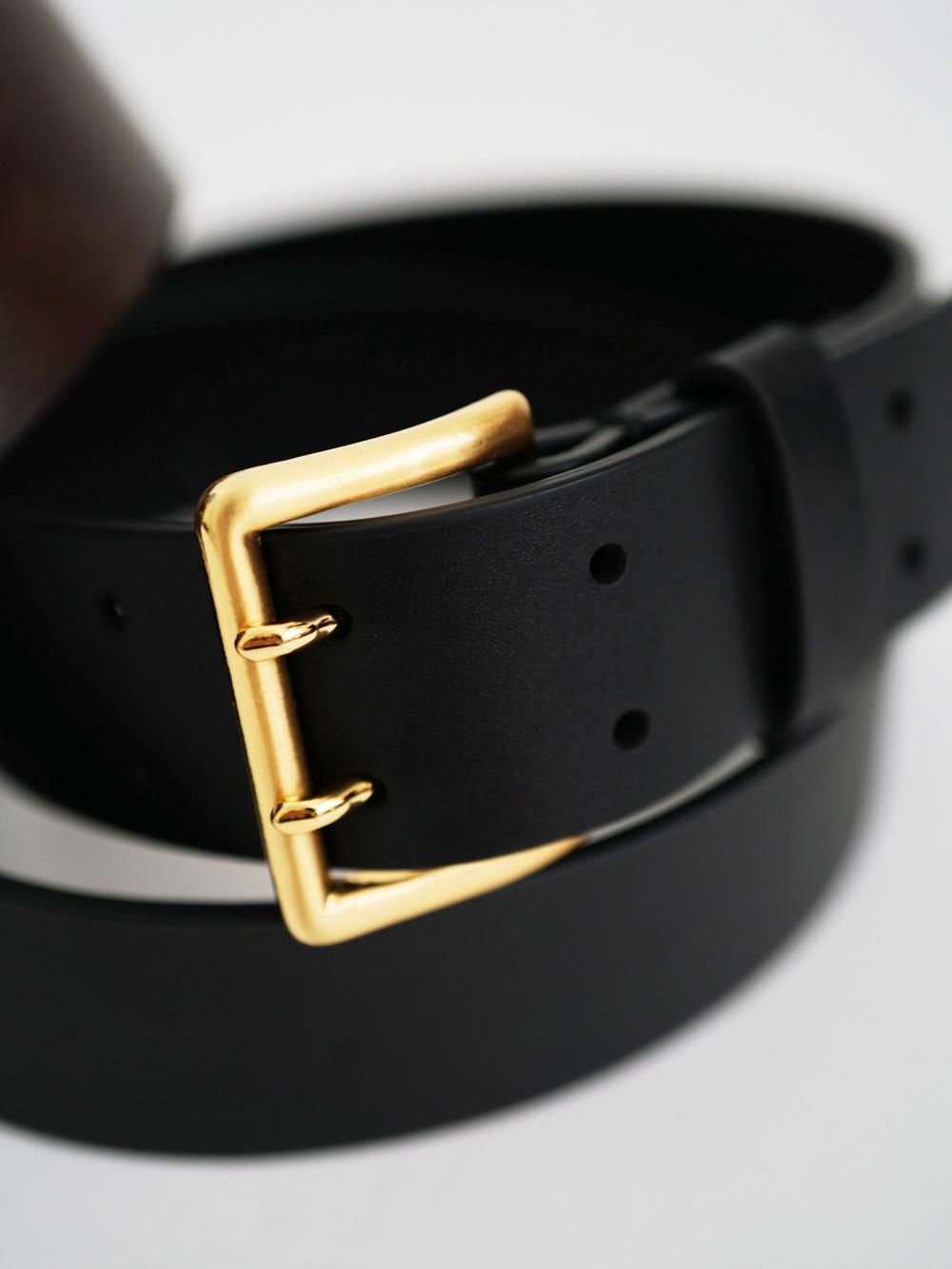 AURALEE ブラックベルト ゴールドバックル　M AURALEE TWO-HOLE BUCKLE BELT / M - n e p