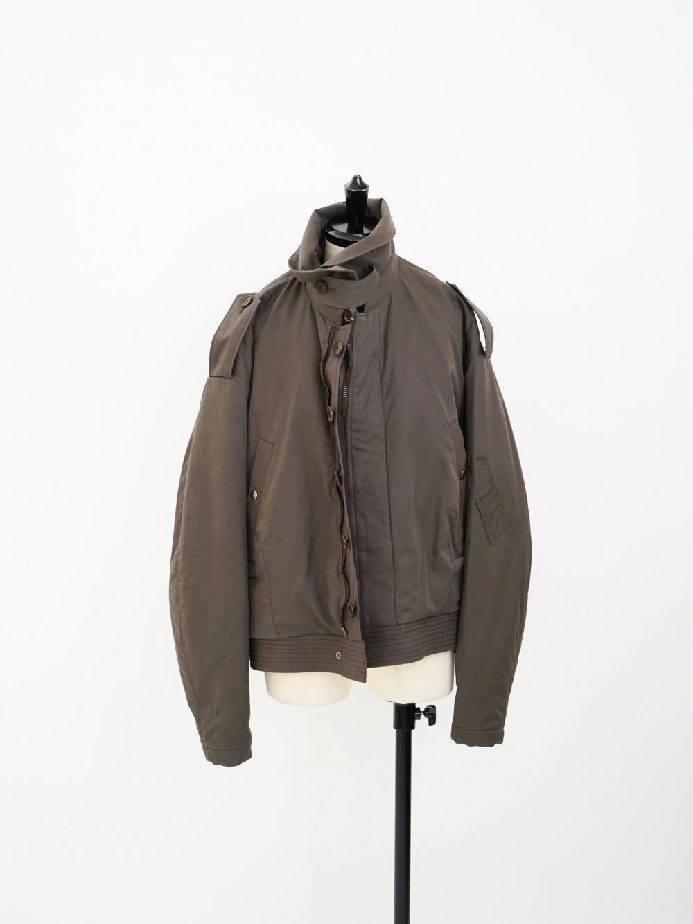 オーラリー CHAMBRAY PADDED FLIGHT BLOUSON 4 LIGHT WOOL MAX GABARDINE PADDED FLIGHT BLOUSON IN CHAMBRAY