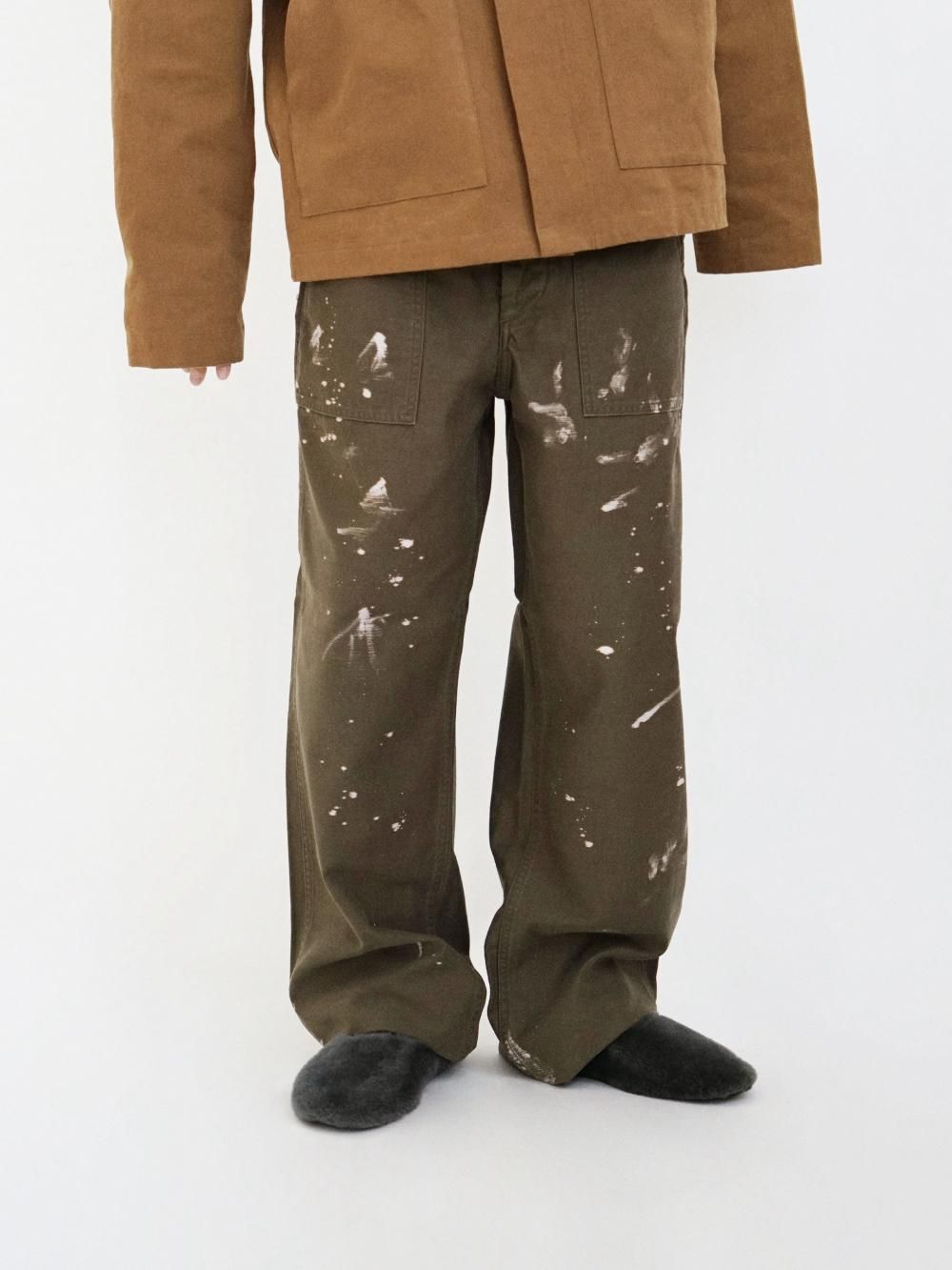 AURALEE WASHED BAGGY SATIN BLEACHED BAKER PANTS / KHAKI BROWN