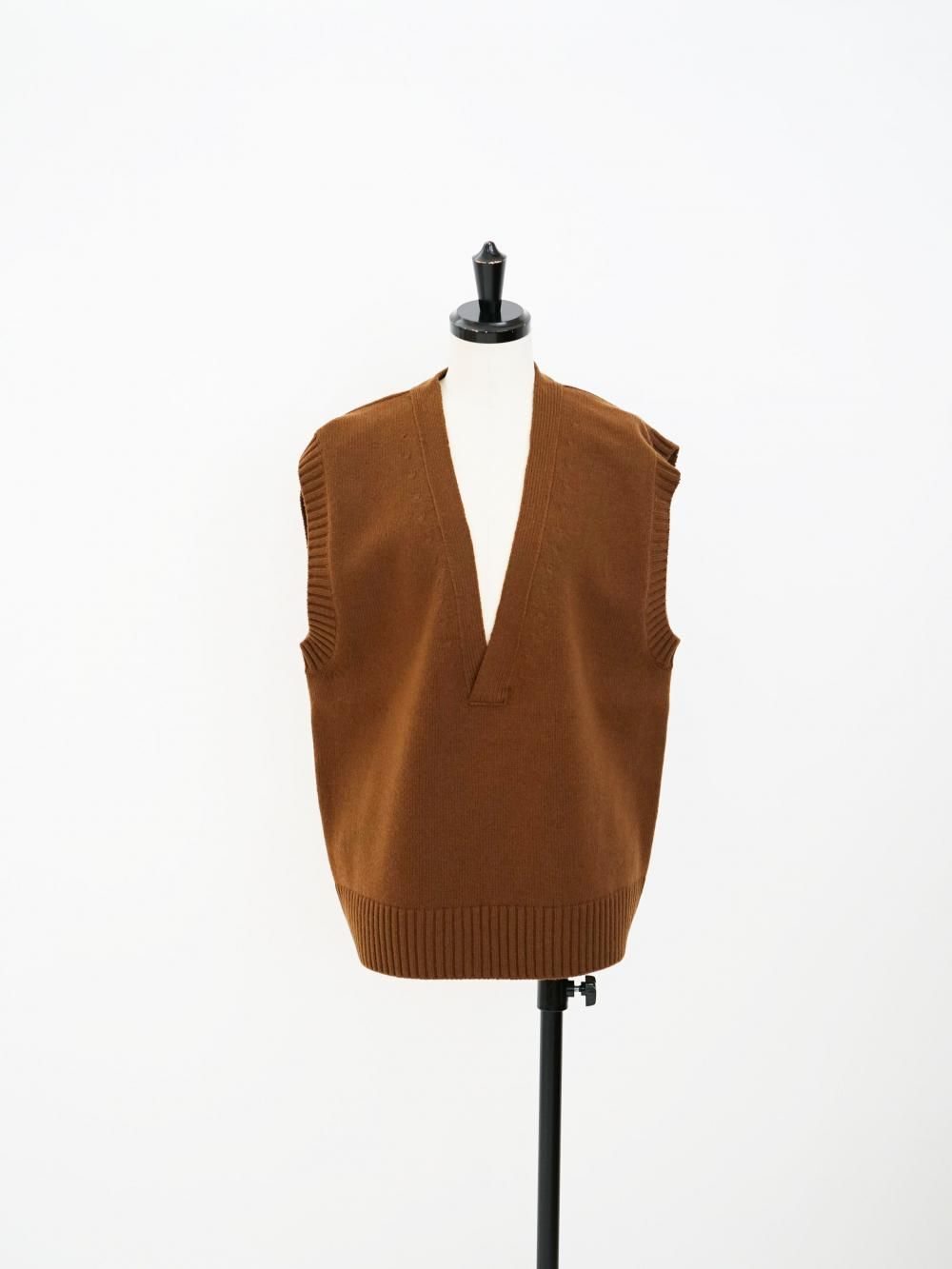 Ernie Palo V NECK KNIT VEST / CAMEL