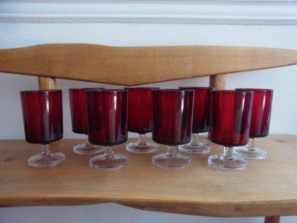 アンティークルビーガラスのワイングラスセット - ヨーロッパアンティーク陶器・シルバー・グラス・雑貨の専門店 ♪アンティーク・カナダ♪