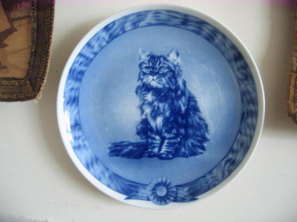 ビンテージブルー&ホワイト、ハンドペイントの猫の絵皿 - ヨーロッパ ...