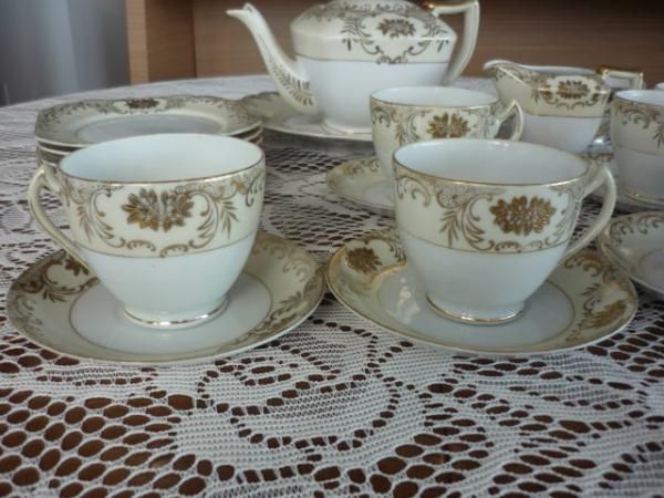オールドノリタケ、金盛り加工の素晴らしいアンティークのティー オールドノリタケ、金盛り加工の素晴らしいアンティークのティー