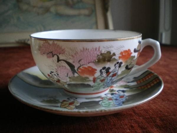 古い卵殻手エッグシェルティーカップ/芸者美人画桜肥蝶山/超絶細密画椀横浜薩摩清水 古い卵殻手エッグシェルティーカップ/芸者美人画桜肥蝶山/超絶細密画