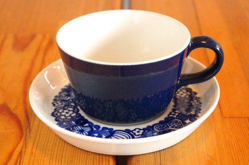 ARABIA MYRTTI CUP & Other saucer ӥ