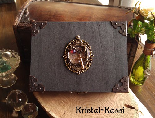 タロットカードケース 宝玉と剣を守るドラゴンの紋章 - Kristal-Kassi