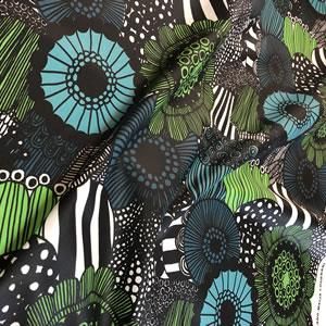 マリメッコ（marimekko）テーブルクロス（生地）ピエニ シィー