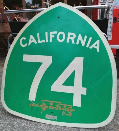 ロードサイン 『CALIFORNIA 74』 - 鎌倉 アメリカン雑貨