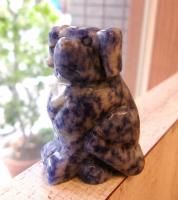 <img class='new_mark_img1' src='https://img.shop-pro.jp/img/new/icons1.gif' style='border:none;display:inline;margin:0px;padding:0px;width:auto;' />勉強を見守る犬の置物ソーダライト