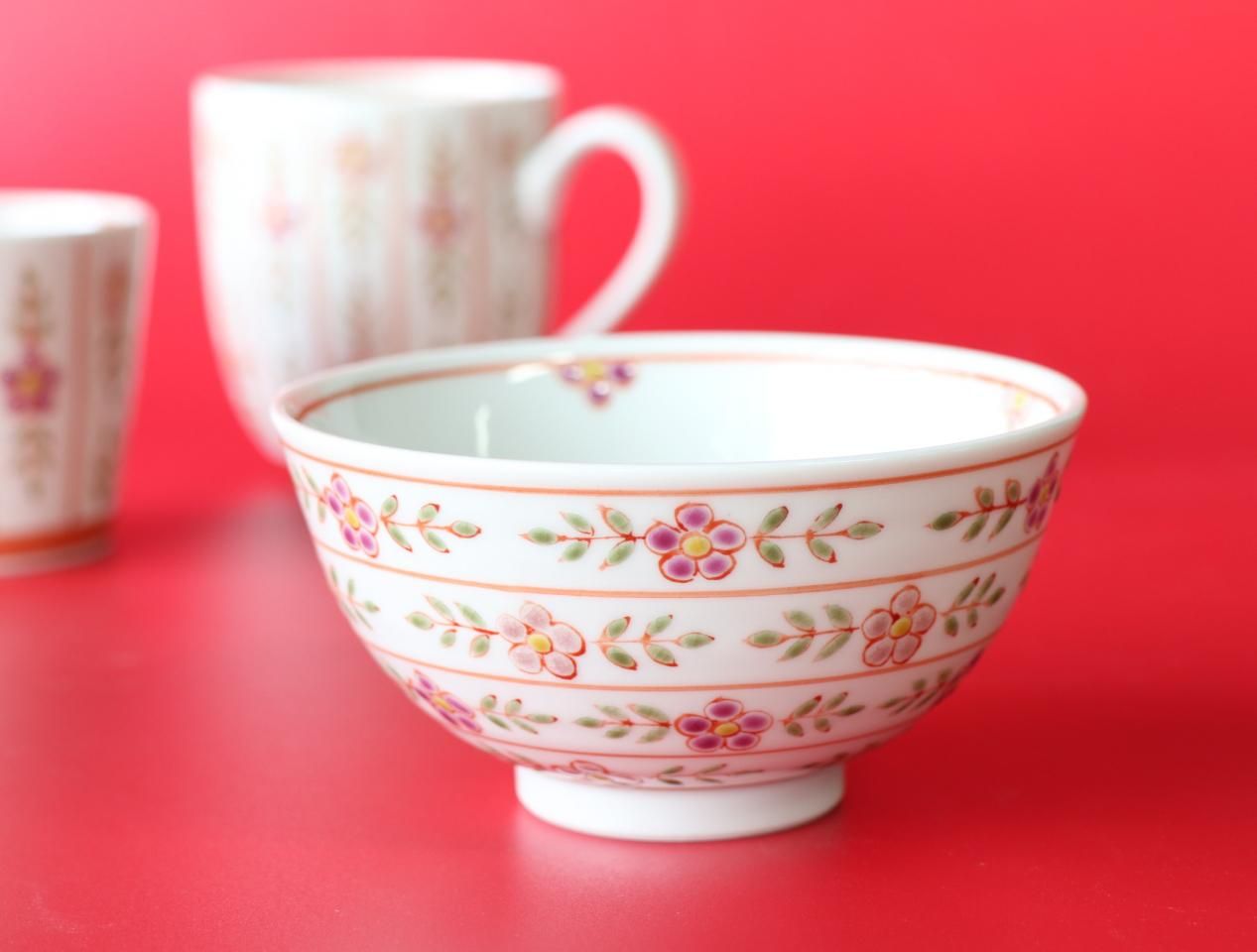 加賀商会は絵付工房色絵 遊を運営しております