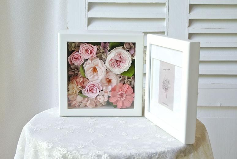 ❤アンティーク加工 教会と、ピンクのミニ薔薇のミニオブジェ