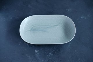 <img class='new_mark_img1' src='https://img.shop-pro.jp/img/new/icons59.gif' style='border:none;display:inline;margin:0px;padding:0px;width:auto;' />yumiko iihoshi porcelain　ReIRABO Oval plate M color:spring mint green
