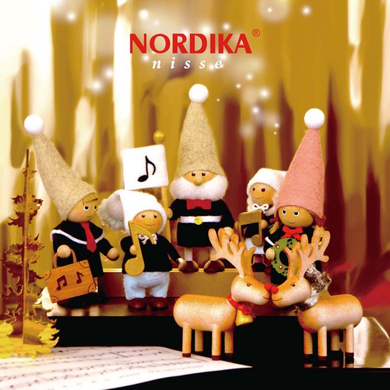 旗を持ったサンタ　ハーモニー　Harmony NORDIKA nisse(ノルディカ ニッセ) -  北欧雑貨のLiLiCoCo(リリココ)｜LiLiCoセレクトの通販サイト
