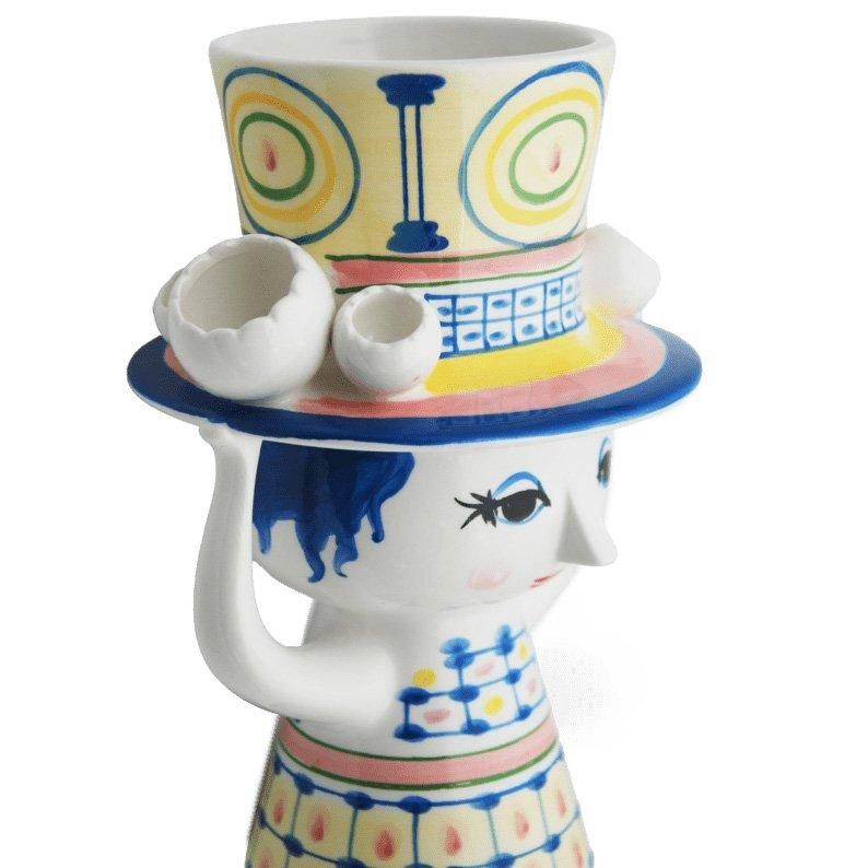 ビヨンヴィンブラッド　ビンテージ1972年帽子を被った可愛い女の子１箇所修復有り ビヨンヴィンブラッド ビンテージ1972年帽子を被った可愛い女の子1