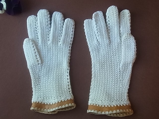 手編みレースの夏用お洒落手袋 - Tesoro*テゾーロ、価値あるアンティークをイタリアから・・・
