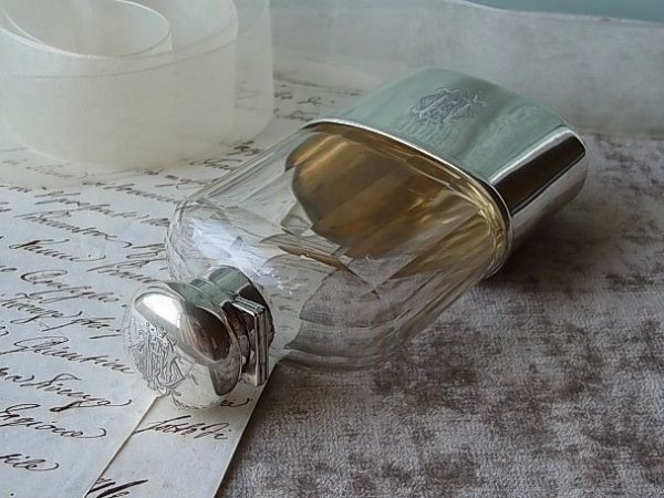 銀&ガラスのウイスキーボトル - Tesoro*テゾーロ、価値あるアンティークをイタリアから・・・