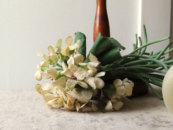 ロマンティックな布花のコサージュ - Tesoro*テゾーロ、価値あるアンティークをイタリアから・・・