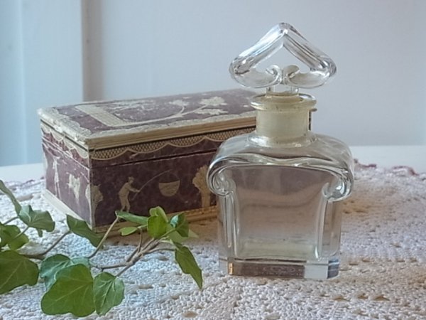 アンティーク フランス香水メーカーの紙製箱 - アンティーク雑貨
