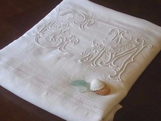 １９世紀のGM花文字白刺繍シーツ