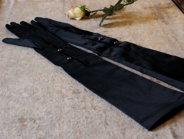 アールデコの黒絹の長手袋 - Tesoro*テゾーロ、価値あるアンティークを ...