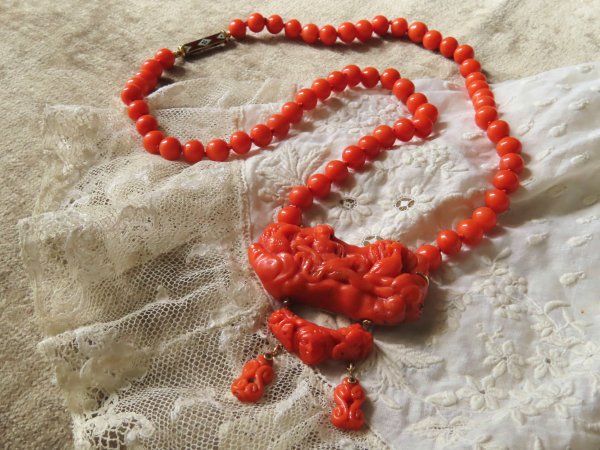 地中海珊瑚のカメオ丸珠ネックレス - Tesoro*テゾーロ、価値ある