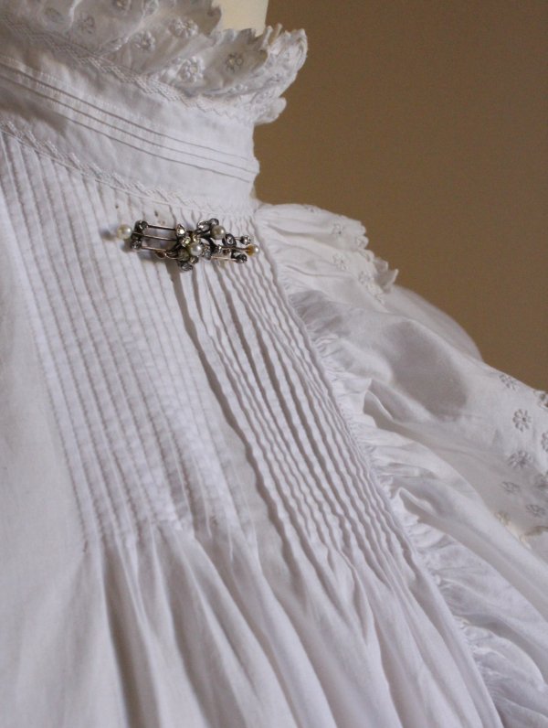 白い真珠とダイヤのバーブローチ - Tesoro*テゾーロ、価値あるアンティークをイタリアから・・・