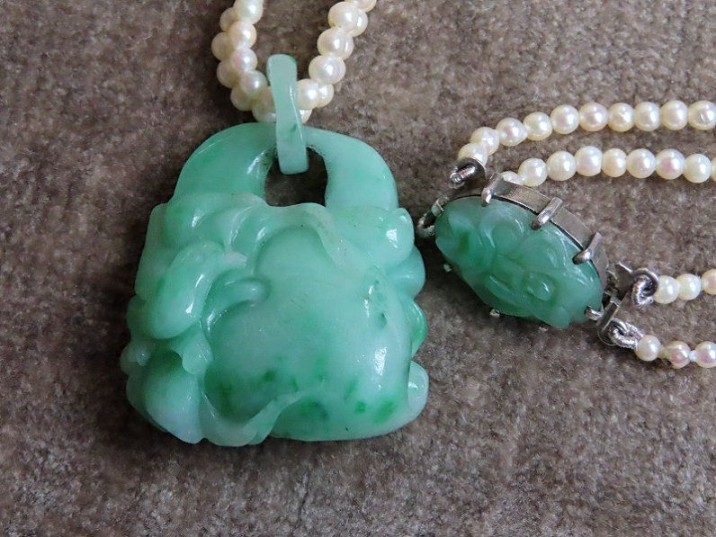 翡翠彫刻と２連真珠のネックレス - Tesoro*テゾーロ、価値あるアンティークをイタリアから・・・