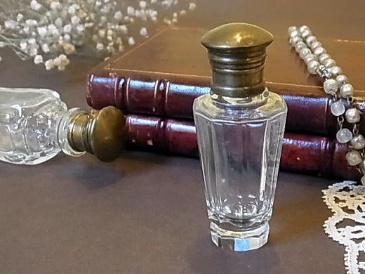 昔の香水瓶 - Tesoro*テゾーロ、価値あるアンティークをイタリアから・・・