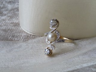 天然真珠＆ダブルダイヤのリング