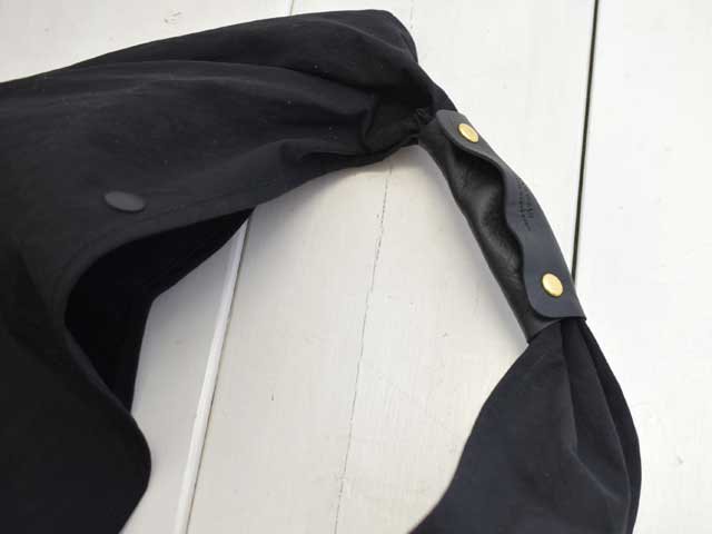 SLOW() traiangle wrap nag-span nylon black- (586S125P)