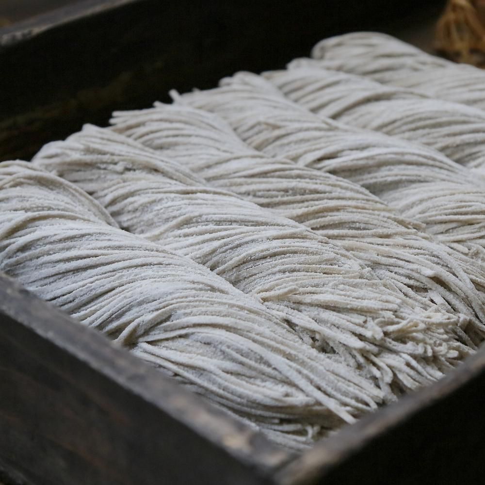 そば様 新そば 《お届け日注意》手打ち式生そば6食つゆ付き／細切り（要冷蔵