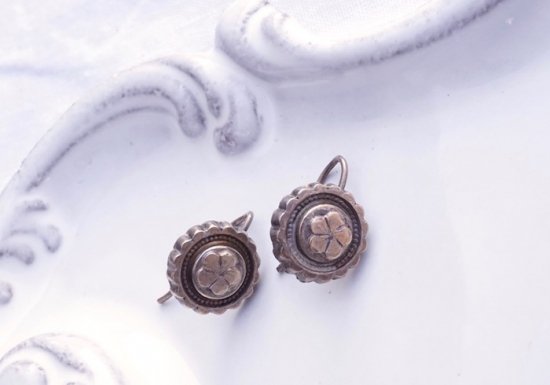 1800後 イギリス製シルバーフラワーピアス - antique & vintage jewelry meltingpot(メルティングポット）